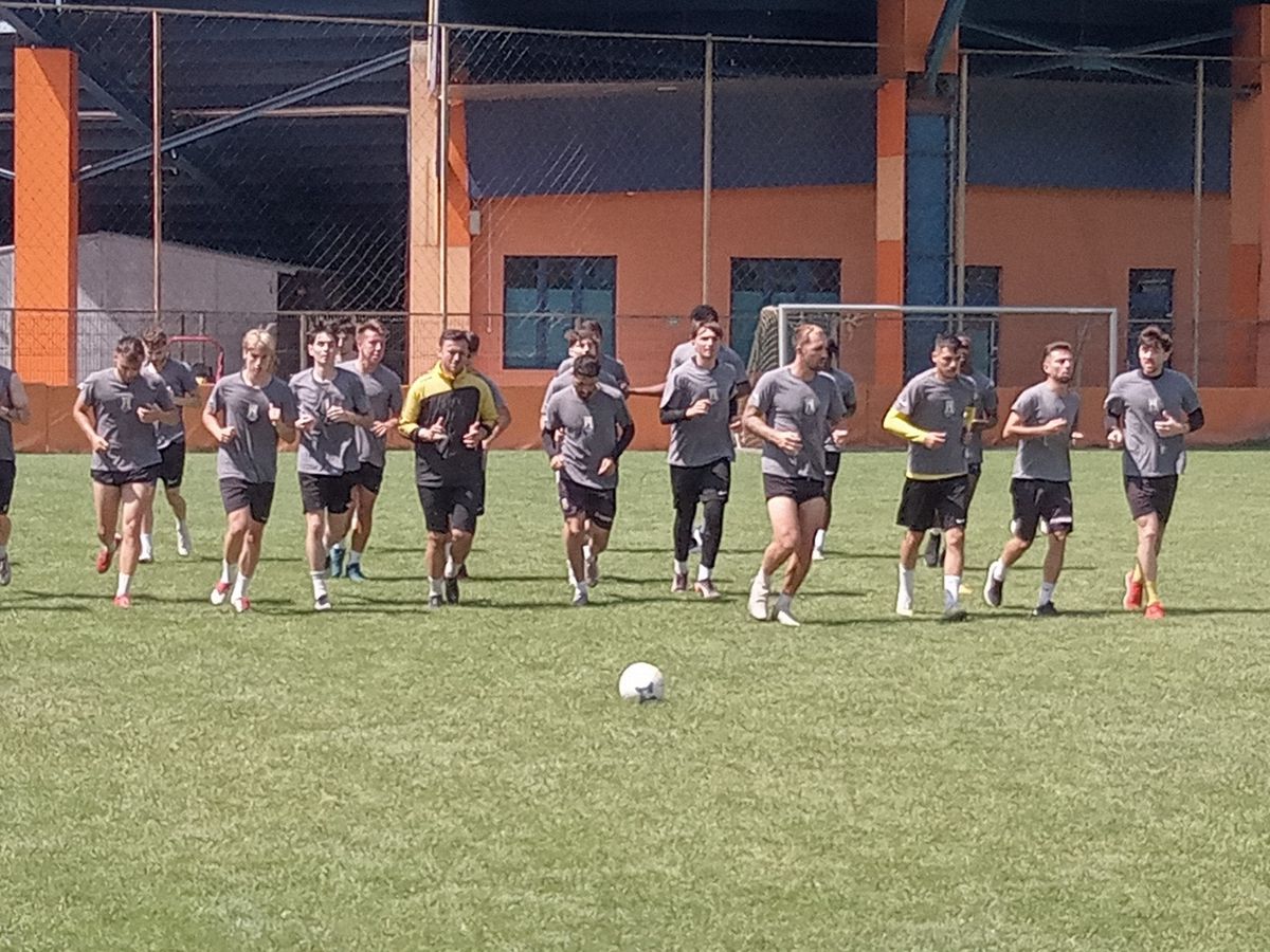 Mișcări de trupe la clubul din Liga 2: doi titulari au semnat prelungirea contractului