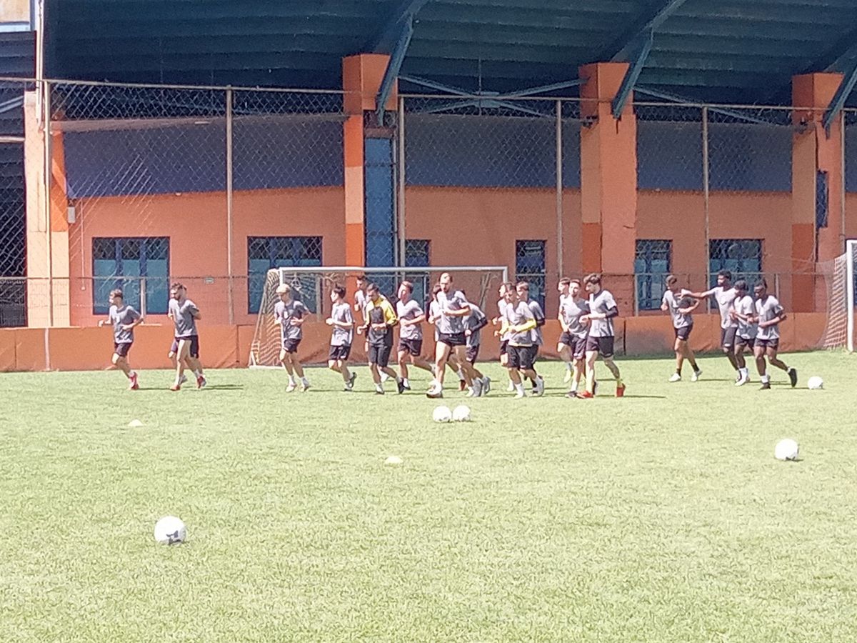 Mișcări de trupe la clubul din Liga 2: doi titulari au semnat prelungirea contractului