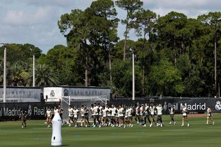 Real Madrid, în oaza miliardarilor. Dar fără vestiare, fără dușuri, fără terenuri ok