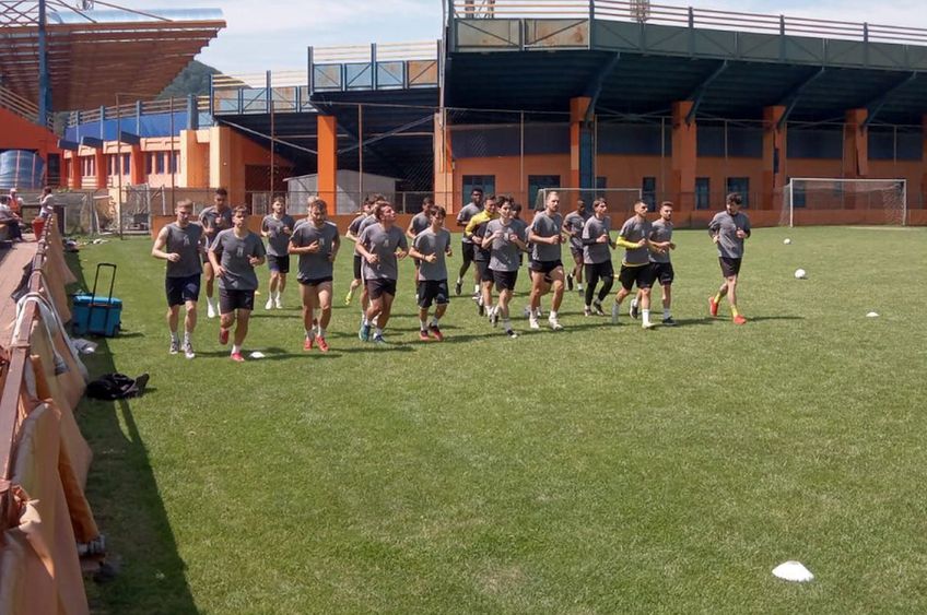 FOTO Start pregătire de vară la Ceahlăul! 22 de jucători prezenți la reunire: antrenorul Marco Veronese a absentat