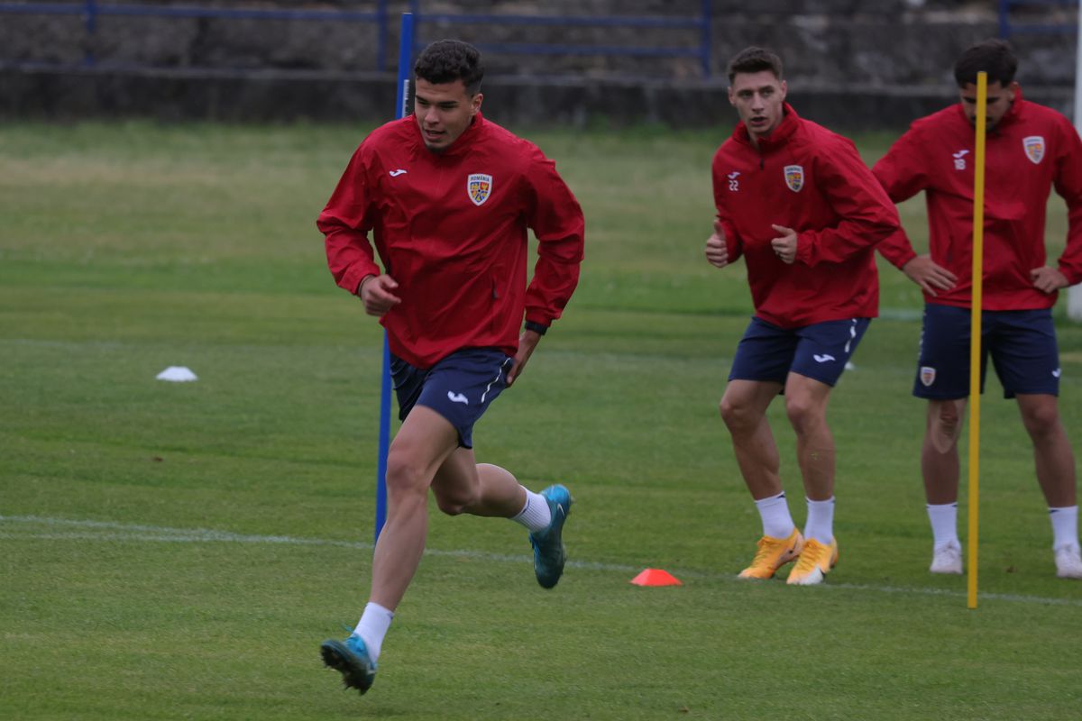 Antrenamentul ofical al echipei naţionale de tineret înaintea meciului cu Slovacia