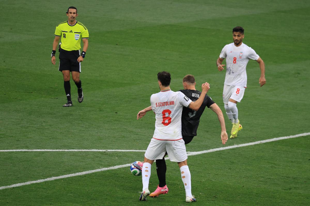Fotbalistul devenit viral pe Instagram a debutat la CM 2026 » Cum au reacționat fanii veniți la Iran – Noua Zeelandă