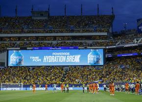 Pauza de încasare la Mondial » Uluitor câți bani încasează televiziunea în cele 6 minute de hidratare!