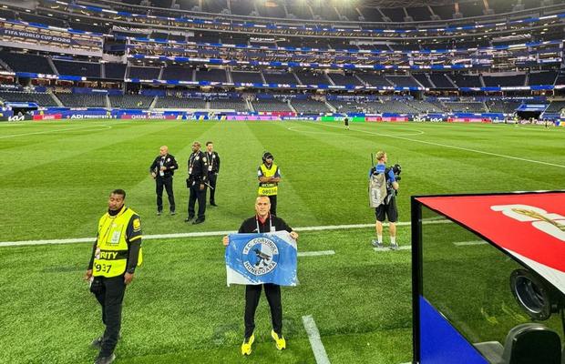 Cum a ajuns steagul clubului din Superliga pe gazon la Iran - Noua Zeelandă
