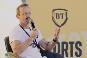 Campionul olimpic de la Sydney a explicat rolul umorului în antrenorat: „Copilașii au nevoie să și râzi cu ei”