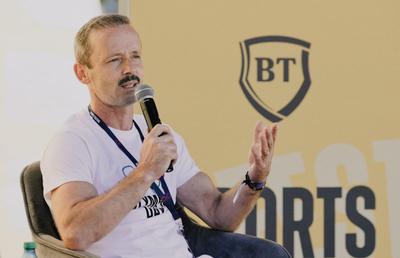Campionul olimpic de la Sydney a explicat rolul umorului în antrenorat: „Copilașii au nevoie să și râzi cu ei”