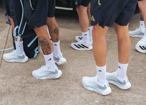 Jucătorii internaționali ai naționalelor Spaniei, Germaniei, Argentinei, Japoniei și Mexicului poartă pantofii personalizați adidas Originals Hyperboost Euphoria în timpul meciurilor de deschidere FIFA World Cup 2026