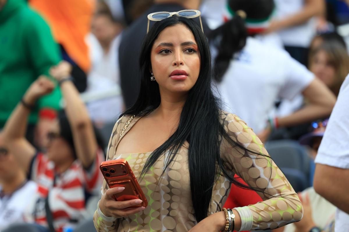 Un altfel de Iran » Cum s-au comportat, departe de casă, persanii din Los Angeles la meciul cu Noua Zeelandă