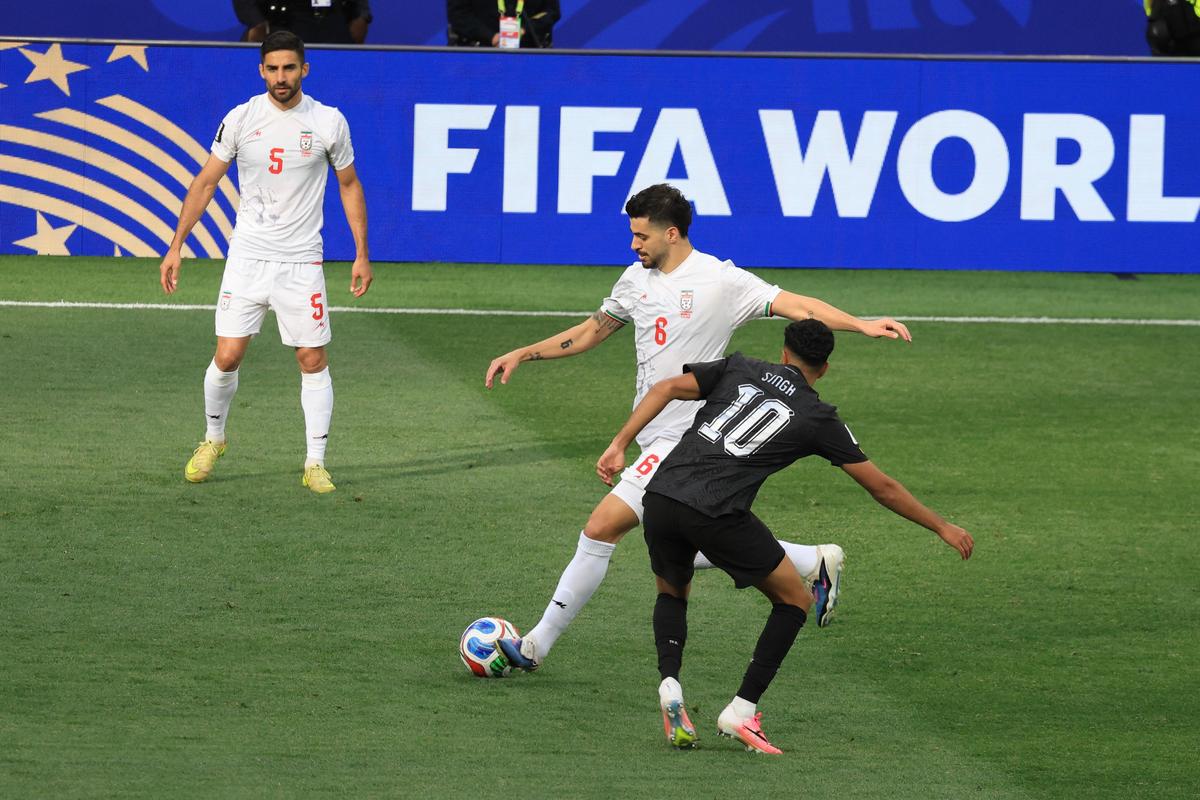 Fotbalistul devenit viral pe Instagram a debutat la CM 2026 » Cum au reacționat fanii veniți la Iran – Noua Zeelandă