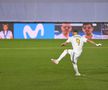 VIDEO Momentul serii cu Sergio Ramos, după titlul cucerit de Real Madrid » Ce a făcut când un reporter i-a înmânat un cadou
