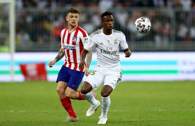 Manchester United își blindează apărarea cu 80 de milioane de euro! Vin doi fundași de top