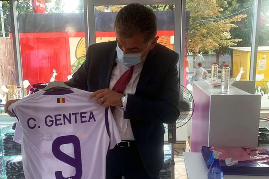 Primarul Piteștiului reacționează în scandalul cu Gica Dobrin legat de tricourile lui FC Argeș: „Nu sunt de acord cu așa ceva! Să plătească!