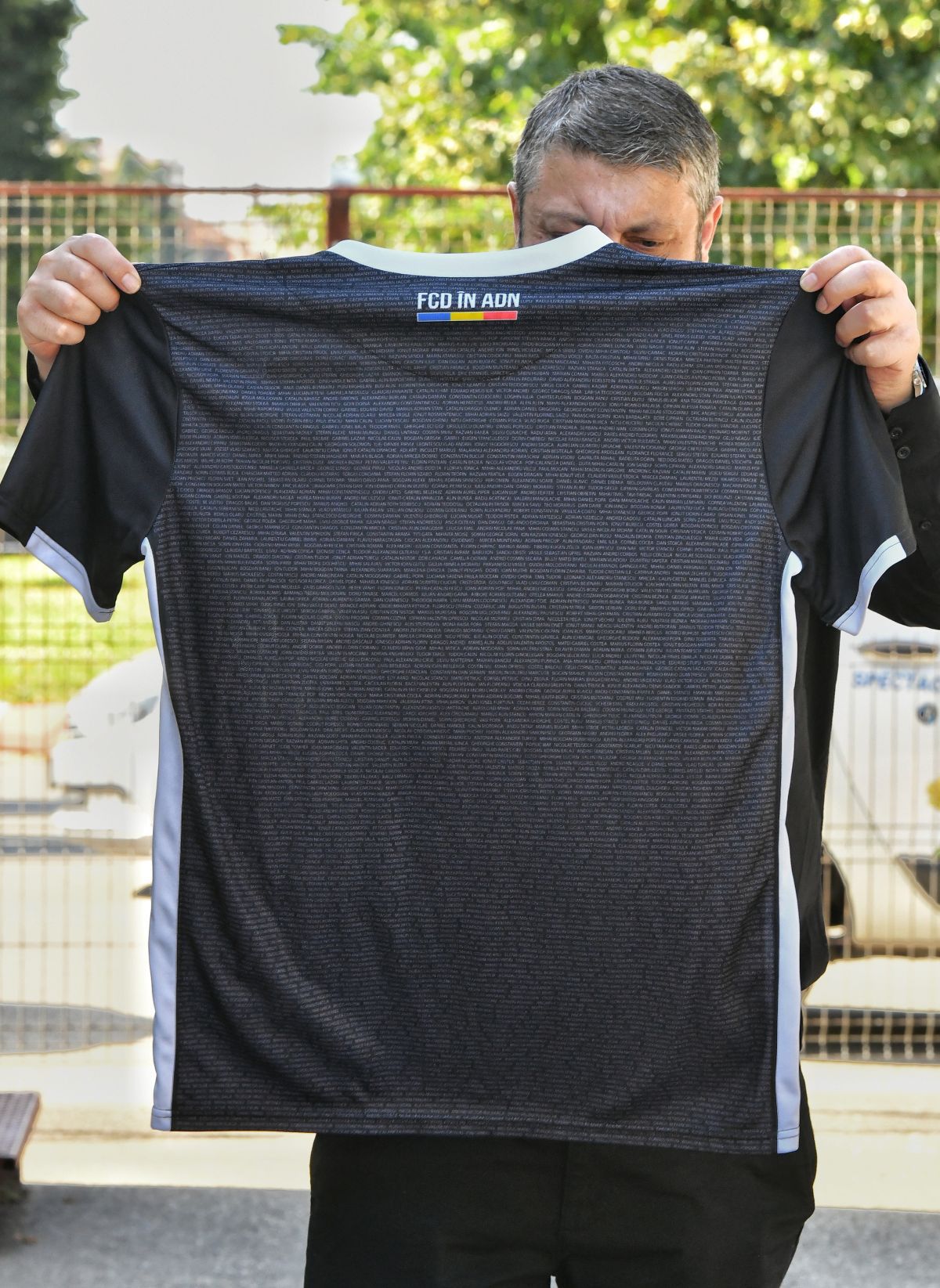 Nu lipsa banilor îl sperie pe Dario Bonetti: „Problema mea este alta” + echipamente speciale, cu numele fanilor din DDB