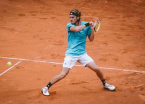 Moment bizar în meciul Stefanos Tsitsipas - Filip Krajinovic, de la ATP Hamburg! Racheta grecului s-a rupt în timpul schimbului