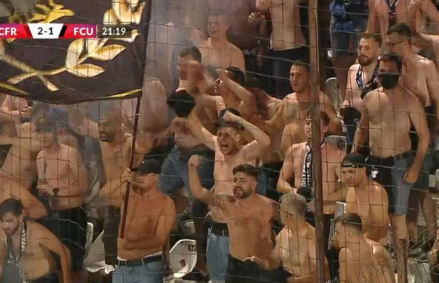 Ca în vremurile bune! Ultrașii Craiovei au făcut show în „Gruia”, la revenirea lui FCU în Liga 1