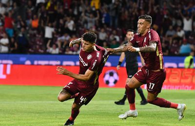 Final-thriller în CFR Cluj - Rapid! Giuleștenii ratează un penalty dictat cu ajutorul VAR, la ultima acțiune