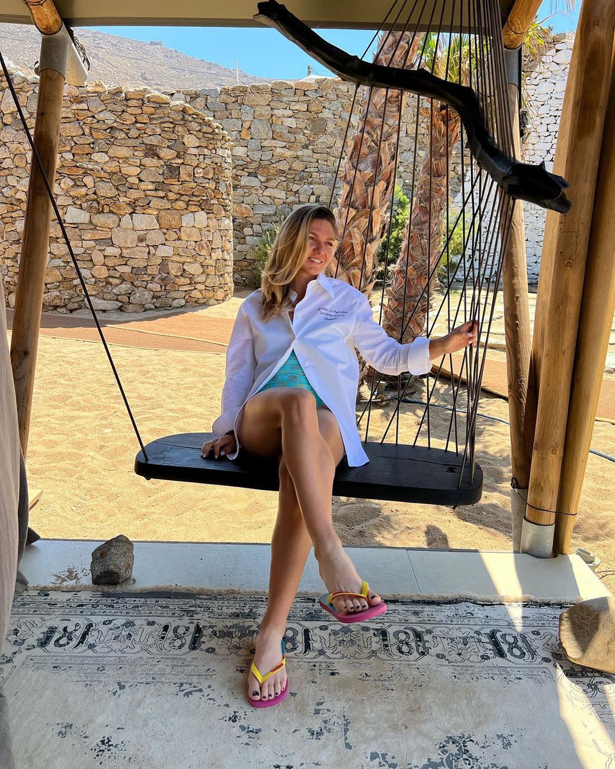 Imagini spectaculoase din vacanța Simonei Halep + comentariu cu 4 semne de exclamare de la Mouratoglou :D