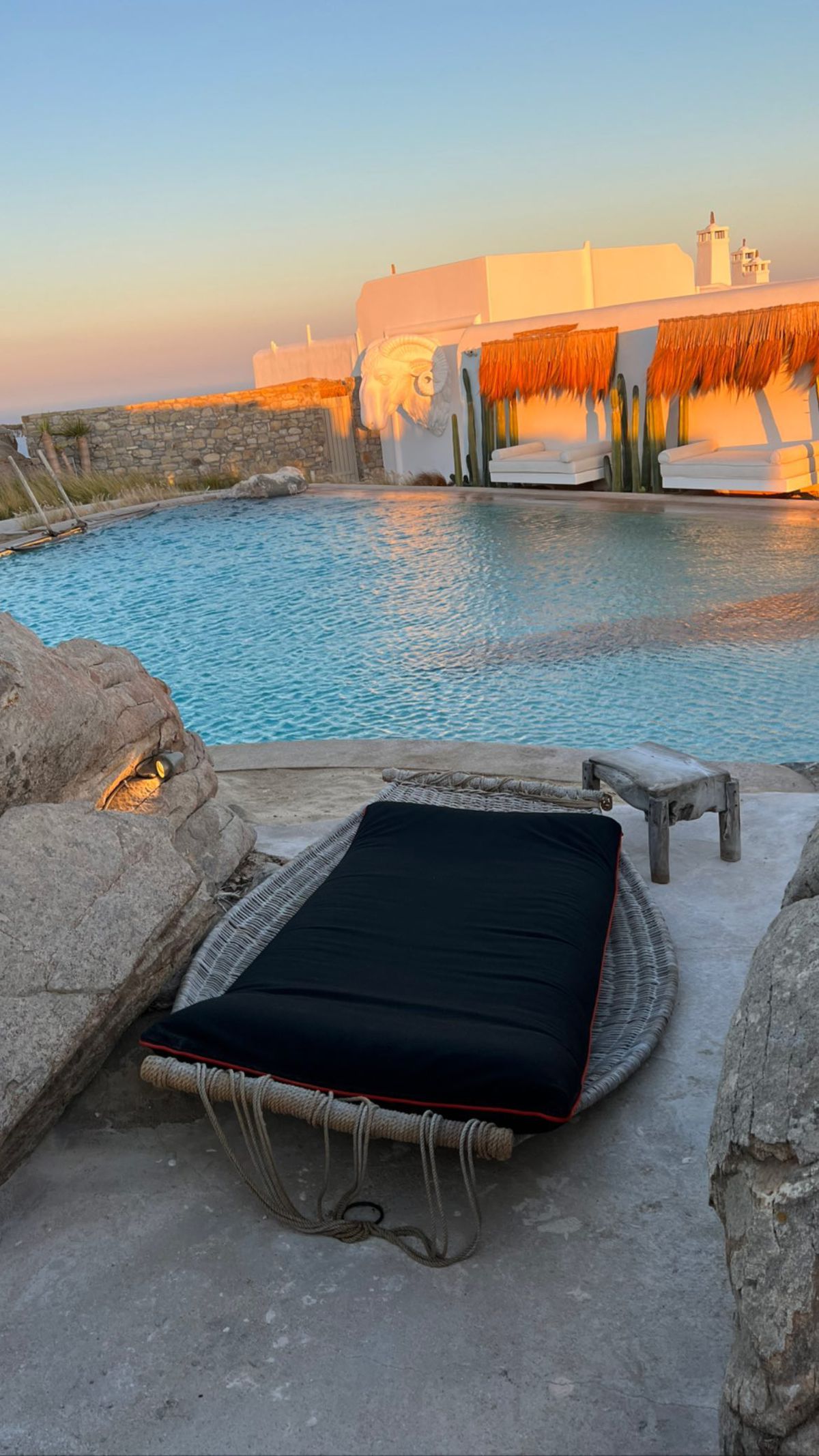 Imagini spectaculoase din vacanța Simonei Halep + comentariu cu 4 semne de exclamare de la Mouratoglou :D