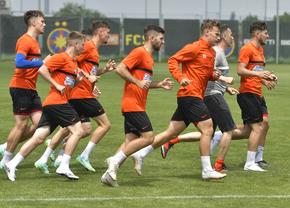 Dinamo, aproape de loviturile verii! Un fost căpitan din „haită” și un jucător de la FCSB: „Sunt deschis, trebuie să rezolve cu domnul Mihai Stoica”
