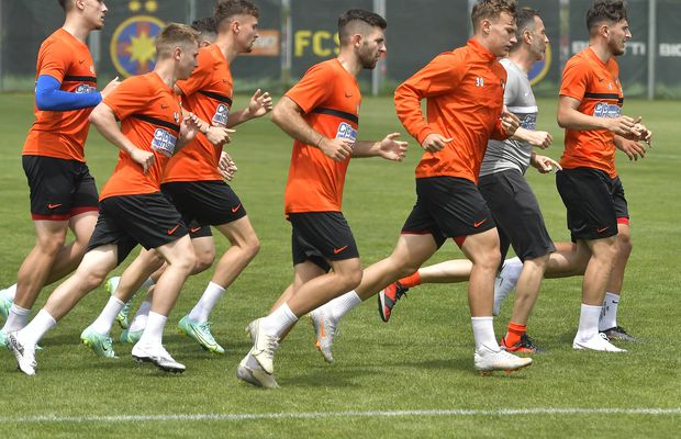 Dinamo, aproape de loviturile verii! Un fost căpitan din „haită” și un jucător de la FCSB: „Sunt deschis, trebuie să rezolve cu domnul Mihai Stoica”