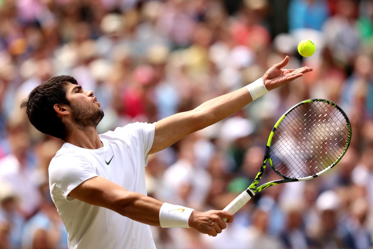 E mai bun Alcaraz decât a fost Nadal la 20 de ani? Două mari întrebări după ce spaniolul a rescris istoria la Wimbledon