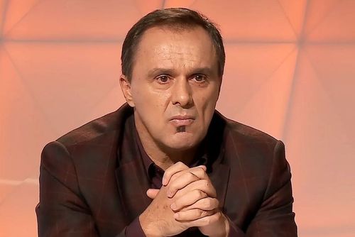 FCU Craiova - FCSB » Expertul TV Basarab Panduru nu e impresionat de cum arată defensiva roș-albaștrilor la Târgu Jiu.