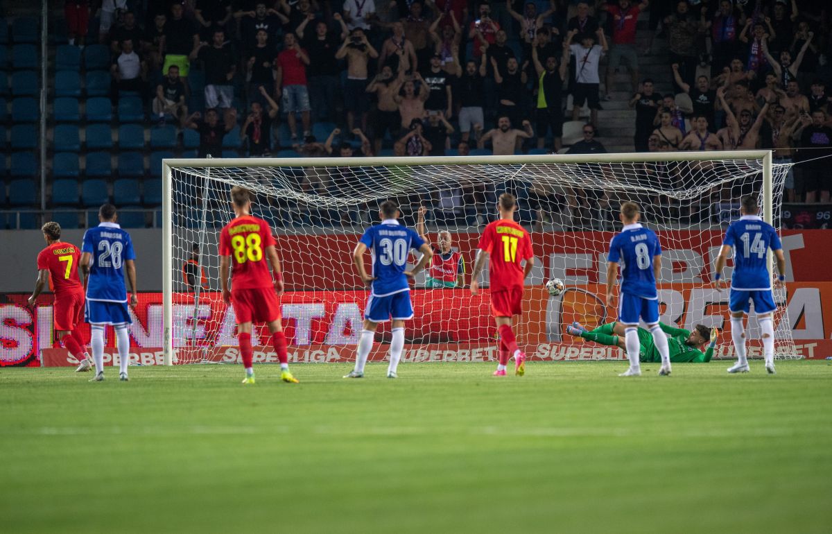 Sperietură pentru FCSB! Darius Olaru, înlocuit în prelungirile primei reprize