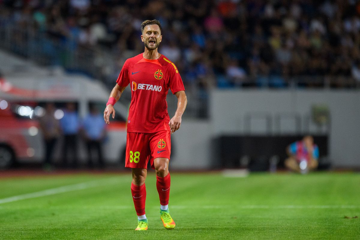 FCSB chiar a dat lovitura în mercato » Prima concluzie a campionatului: roș-albaștrii au un nou lider