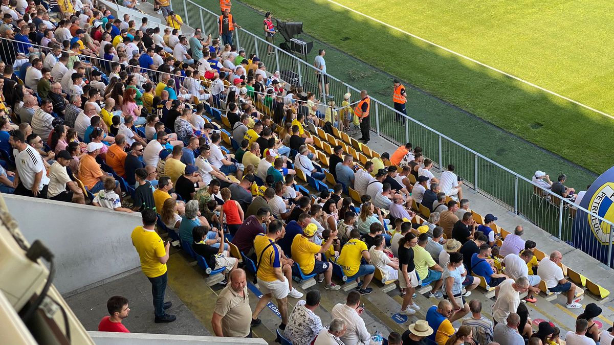 Petrolul - U Cluj 1-1 » Partidă-spectacol la Ploiești, cu două goluri, bare și greșeli de arbitraj