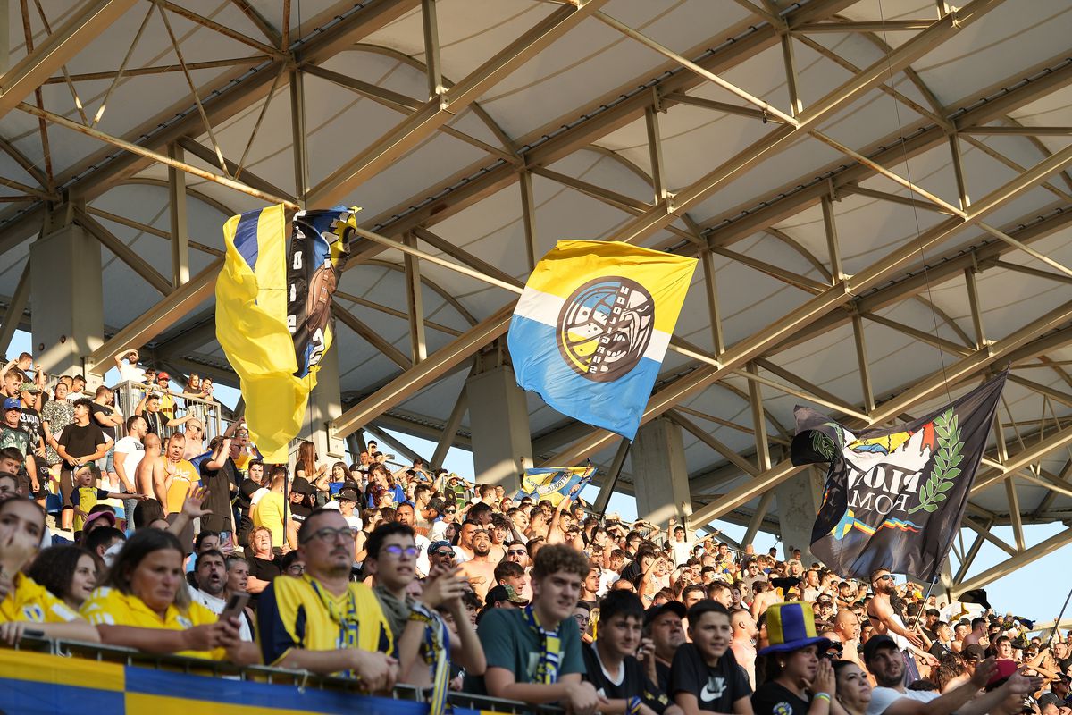 Petrolul - U Cluj 1-1 » Partidă-spectacol la Ploiești, cu două goluri, bare și greșeli de arbitraj