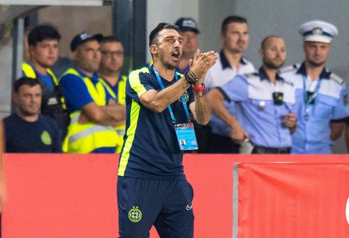 Elias Charalambous, antrenorul de la FCSB, a comentat plecările lui Malcom Edjouma și Andrei Cordea, la conferința de presă premergătoare meciului cu Poli Iași.