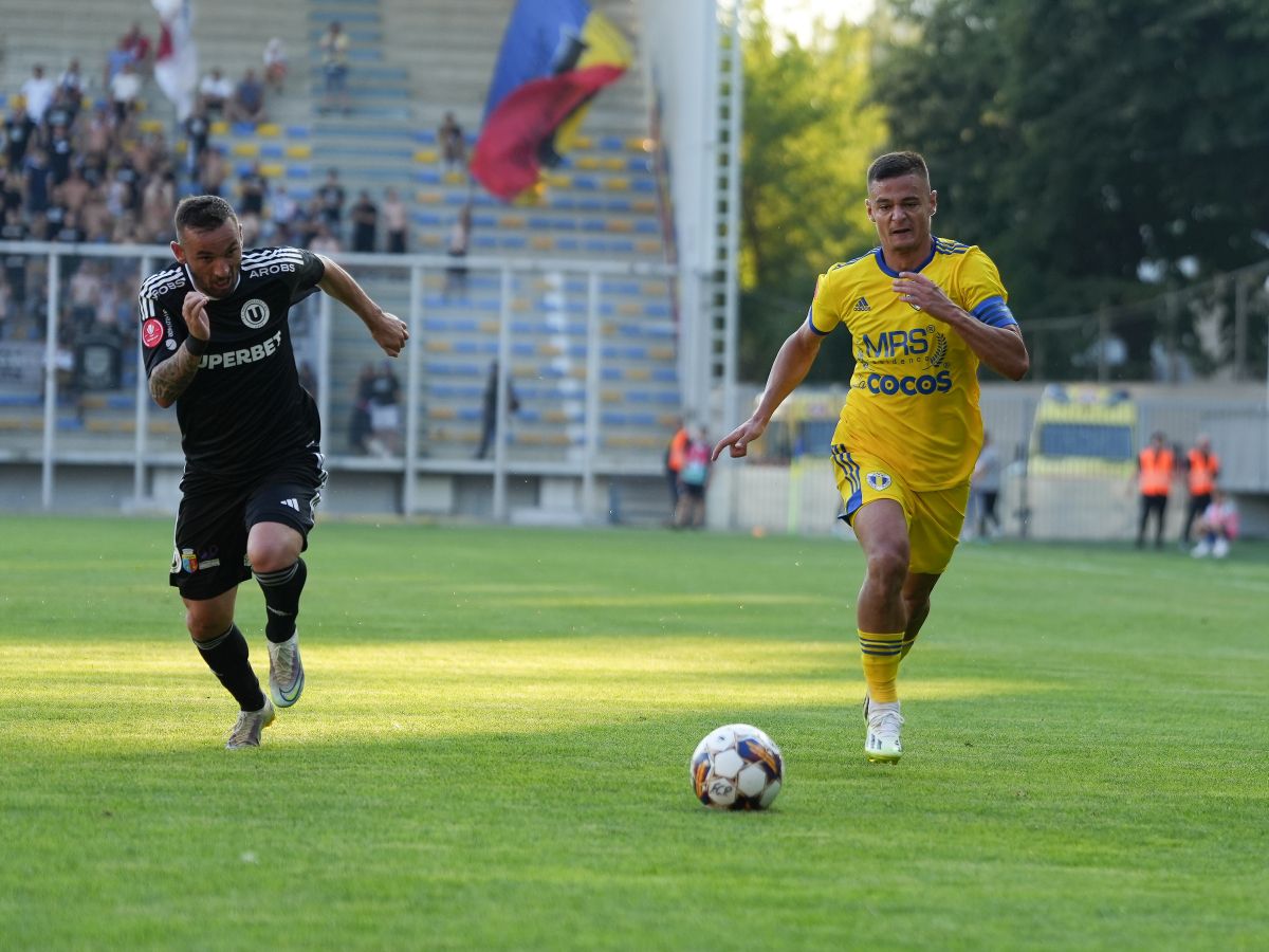 Petrolul - U Cluj 1-1 » Partidă-spectacol la Ploiești, cu două goluri, bare și greșeli de arbitraj