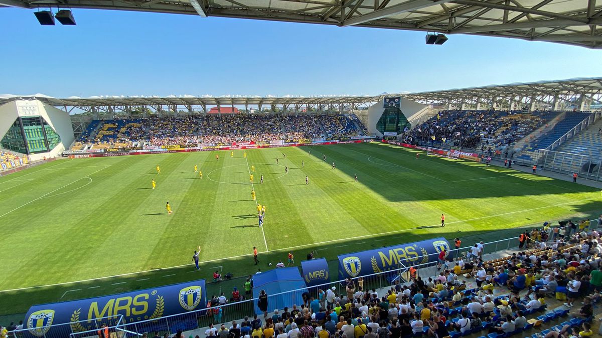 Petrolul - U Cluj 1-1 » Partidă-spectacol la Ploiești, cu două goluri, bare și greșeli de arbitraj