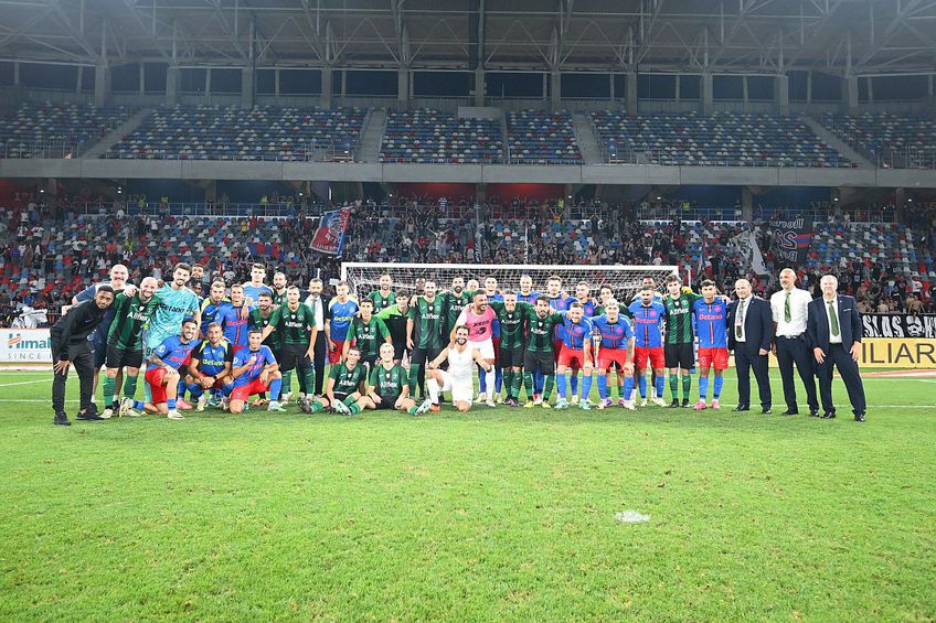 Imediat după ultimul fluier al partidei dintre FCSB și Virtus de pe „Stadionul Steaua”, tranșată de campioana en-titre cu 4-0, a avut loc un moment special: componenții celor două echipe s-au fotografiat în fața Peluzei Nord FCSB. Foto: Raed Krishan (GSP)