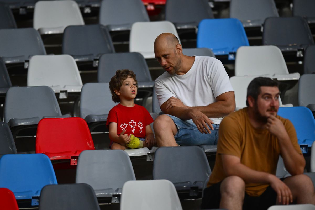 Asistență slabă pe Stadionul Ghencea