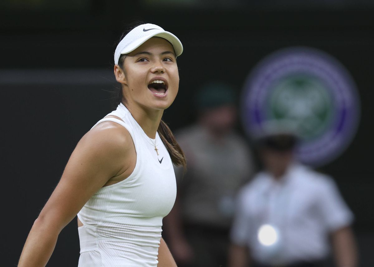 Emma Răducanu, dialog cu Gazeta Sporturilor după prima victorie a carierei la Wimbledon: „O vizitez pe mamaia de câteva ori pe an. Să fiu sinceră, mâncarea voastră e incredibilă!”