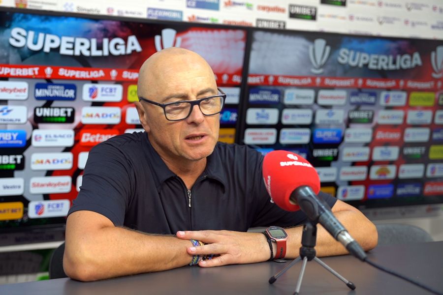 Leo Grozavu, antrenorul lui FC Botoșani. FOTO: Facebook 10 lucruri de urmărit în etapa #2 din Superliga » Cade blestemul vechi de 30 de ani? + Primele meciuri cu peste 10.000 de oameni în stadion?