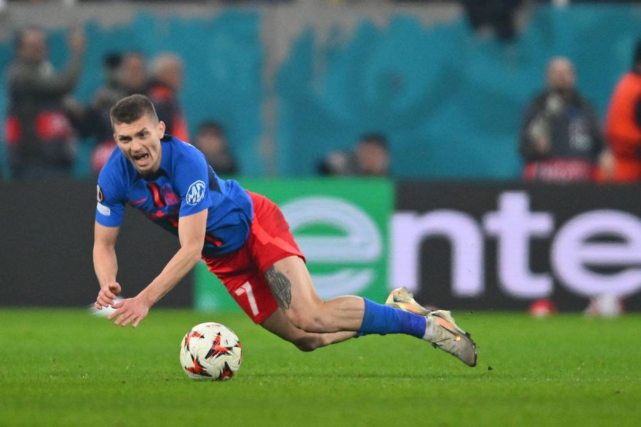 Becali a țipat la favoritul Florin Tănase: „Ai căzut și vrei fault?” + N-a scăpat nici Vali Crețu: „Varză!”