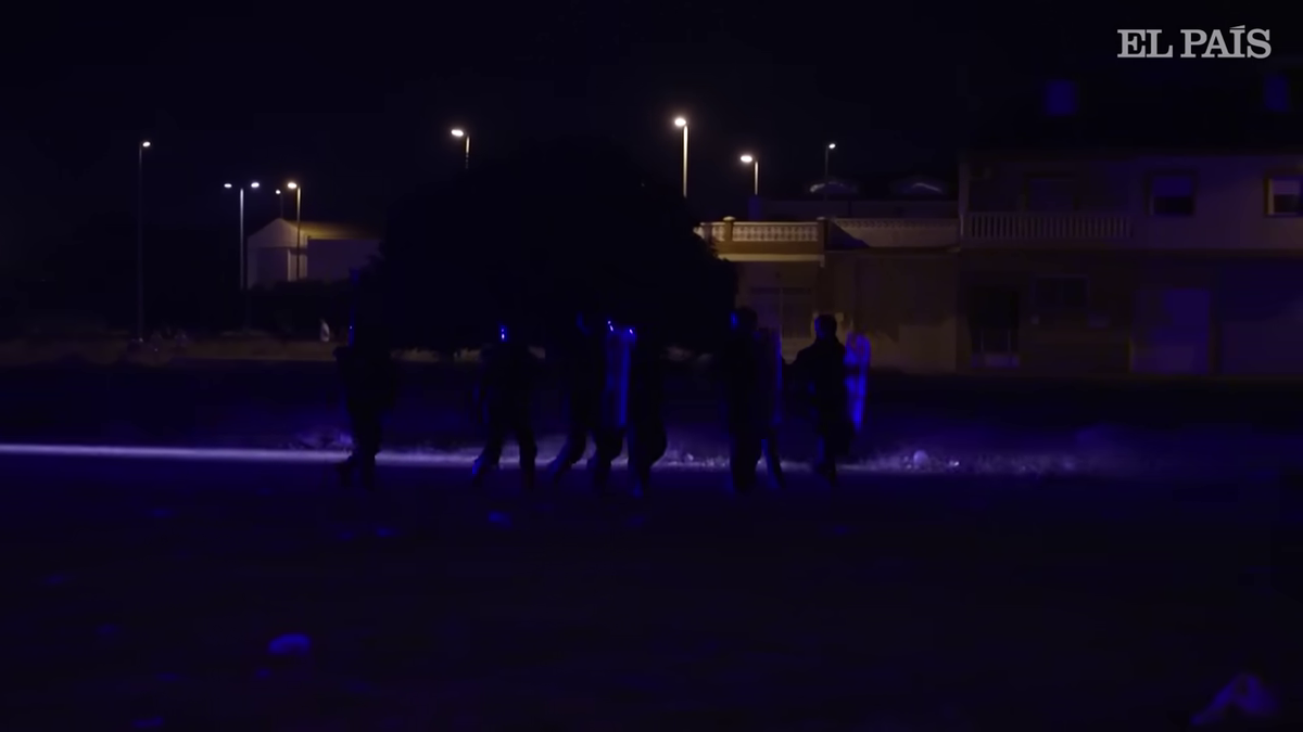 Străzile s-au transformat în câmp de luptă! El Mundo: „Extremiști din România și Italia, opriți de poliție” » Ce a declanșat haosul