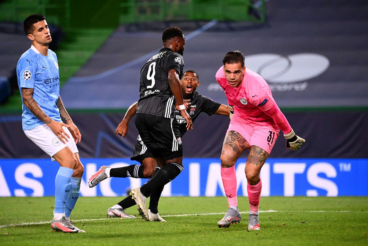 MANCHESTER CITY - LYON 1-3. Două vedete de la Lyon, coșmarul lui Guardiola la City! Doar Leo Messi a mai reușit asta