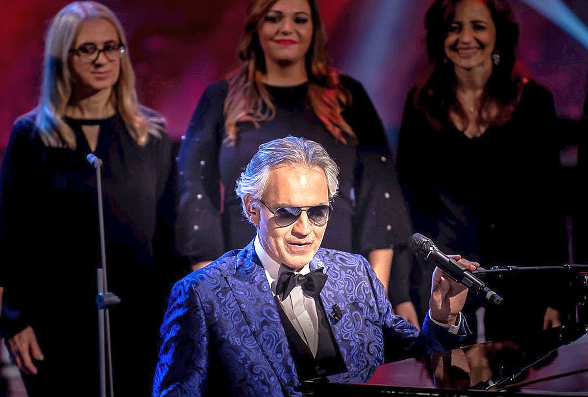 VIDEO EXCLUSIV Gafă uluitoare dezvăluită de un jucător din Liga 1: „A zis: «Dacă e frumoasă, de ce să nu ies cu Andrea Bocelli? Arată-mi o poză!»” 