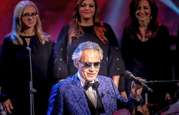 VIDEO EXCLUSIV Gafă uluitoare dezvăluită de un jucător din Liga 1: „A zis: «Dacă e frumoasă, de ce să nu ies cu Andrea Bocelli? Arată-mi o poză!»” 