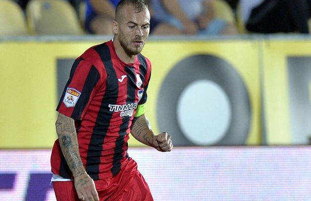 Denis Alibec, bun de stand-up comedy! Ce replică i-a dat în direct lui Ilie Dumitrescu: „Nu mi s-a mai întâmplat asta de la 16 ani”