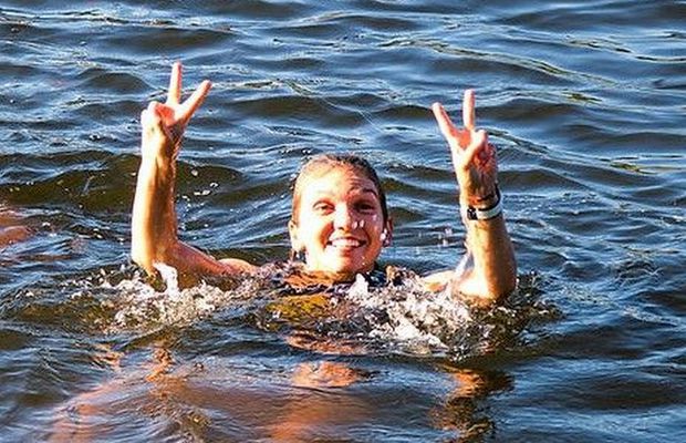 Baie în Vltava! » Simona Halep a sărbătorit într-un stil original succesul de la Praga