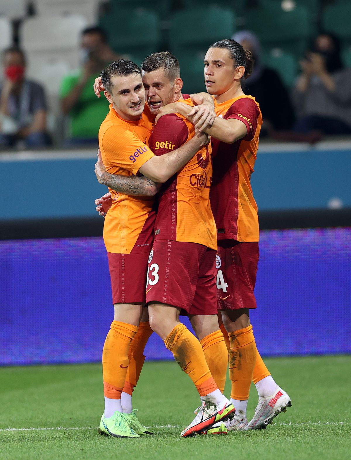 Giresunspor - Galatasaray » Nebunie! Cicâldău, gol la debut! Apoi a sărit să despartă doi colegi aflați la un pas de bătaie