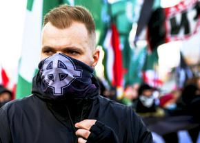 Exces de zel de la UEFA? Un alt banner din galeria FCSB poate fi interpretat ca rasist. Dar e corect să o facem?
