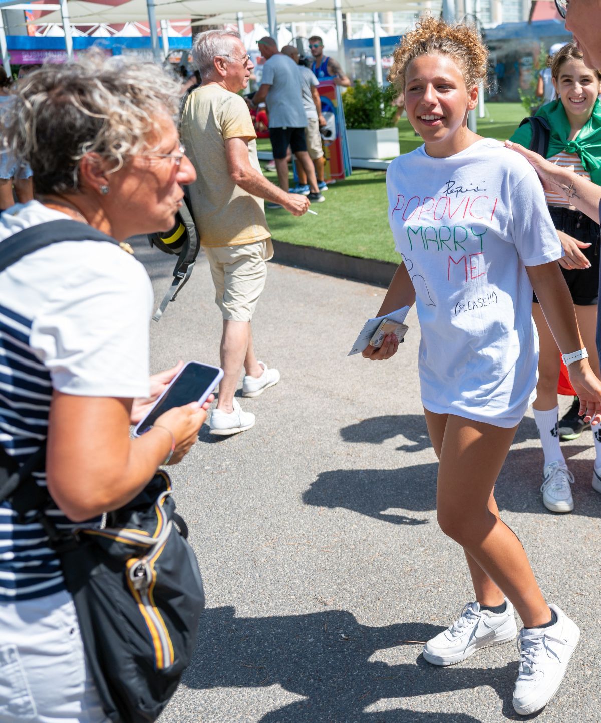 David Popovici, asaltat de fani la Roma » Propunere amuzantă pentru „Skinny legend”