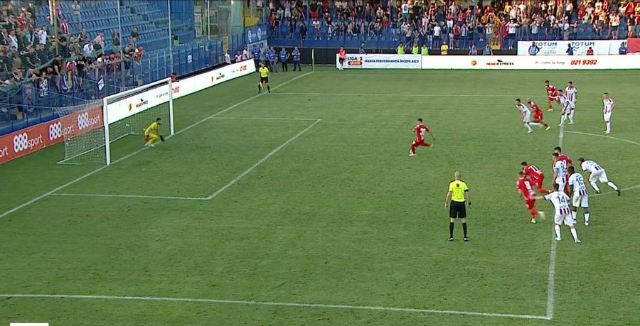 Faze controversate în Dinamo - Oțelul » Penalty gratuit primit de „câini” și ratat lamentabil de Neluț Roșu după ce arbitrul a dictat repetarea acestuia