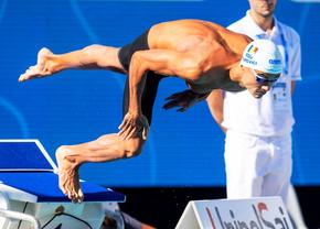 A început Campionatul Național în bazin scurt » David Popovici s-a calificat în finala de la 100m liber