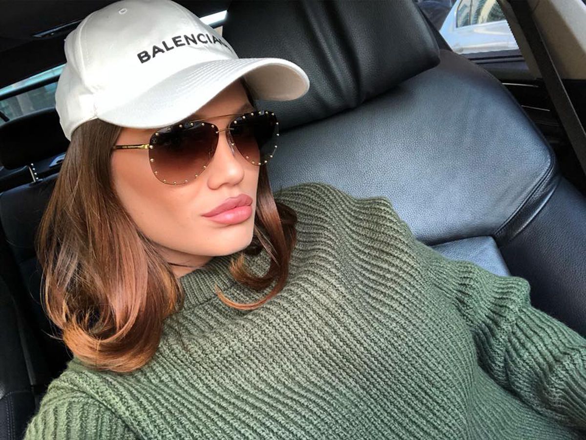 Dezvăluiri în tabloid » Adrian Mititelu jr. i-a dat pe mână un Lamborghini Urus noii lui iubite, „Angelina Jolie” de România